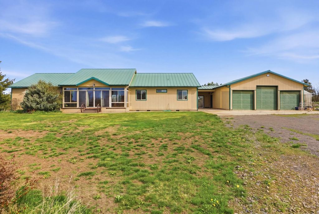 Photo of 17543 S Smythe Rd, Spokane, WA 99224 (MLS # 202615968)