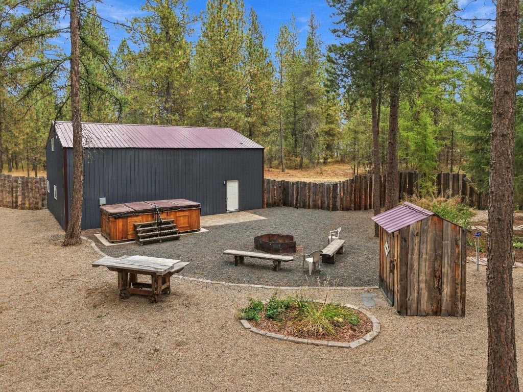 Photo of 32609 N Perry Rd, Deer Park, WA 99006 (MLS # 202624470)