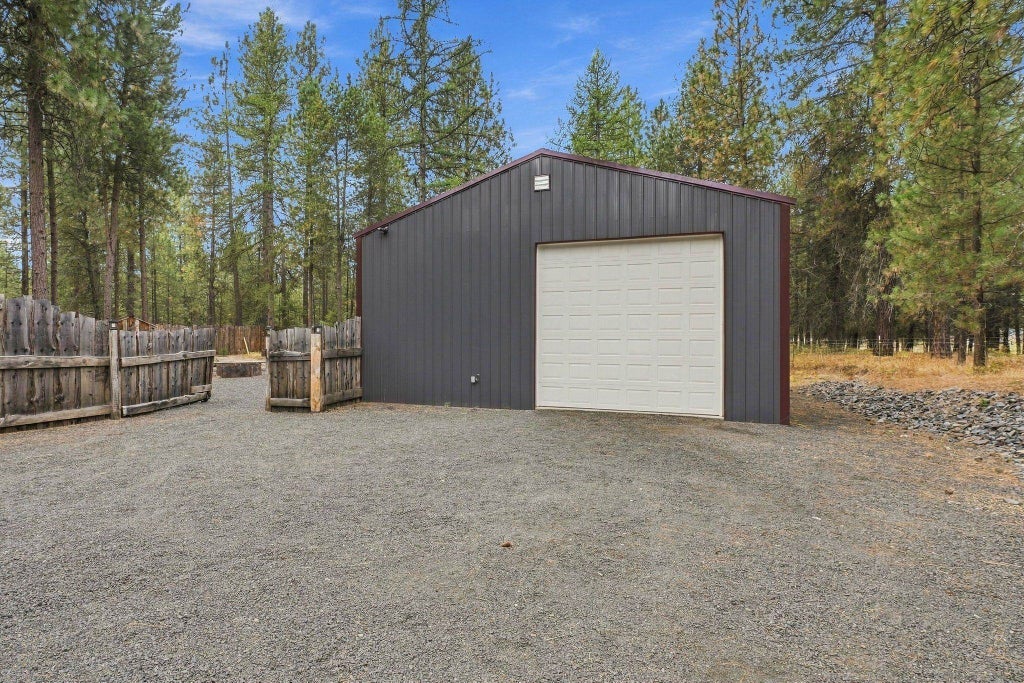 Photo of 32609 N Perry Rd, Deer Park, WA 99006 (MLS # 202624470)