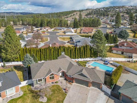 Photo of 6202 W Skagit Ct, Spokane, WA 99208 (MLS # 202613448)