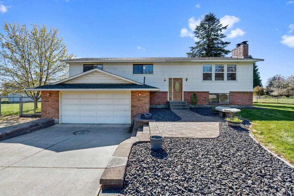 Photo of 1217 S Pioneer Ct, Spokane Valley, WA 99037 (MLS # 202616182)