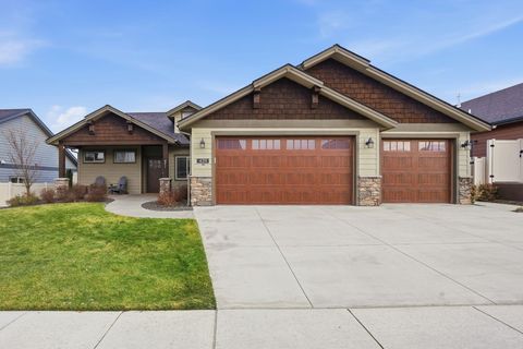 Photo of 4211 S Custer St, Spokane, WA 99223 (MLS # 202613283)