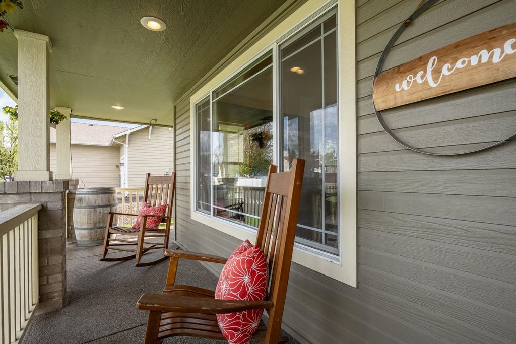 Photo of 16101 N Chronicle Ln, Colbert, WA 99005 (MLS # 202616420)