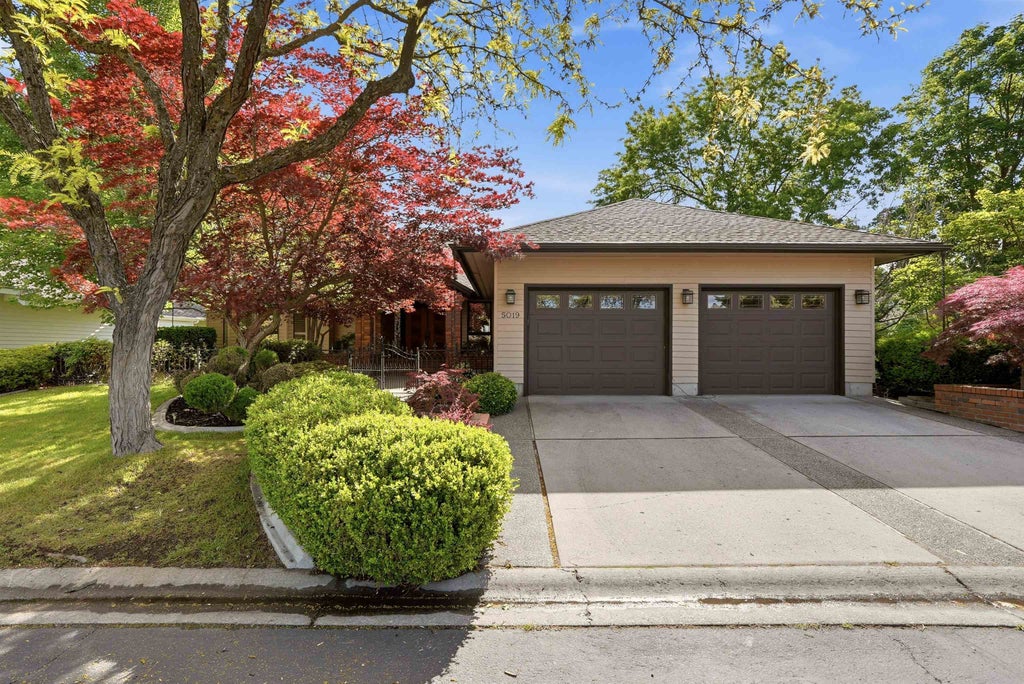 Photo of 5019 S St Andrews Ln, Spokane, WA 99223 (MLS # 202625409)