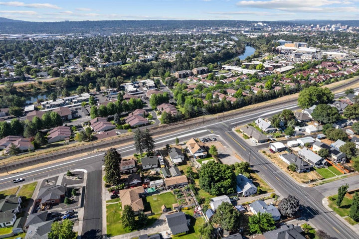 Photo 1 of 17 — 2101 E Illinois Ave, Spokane, WA 99207