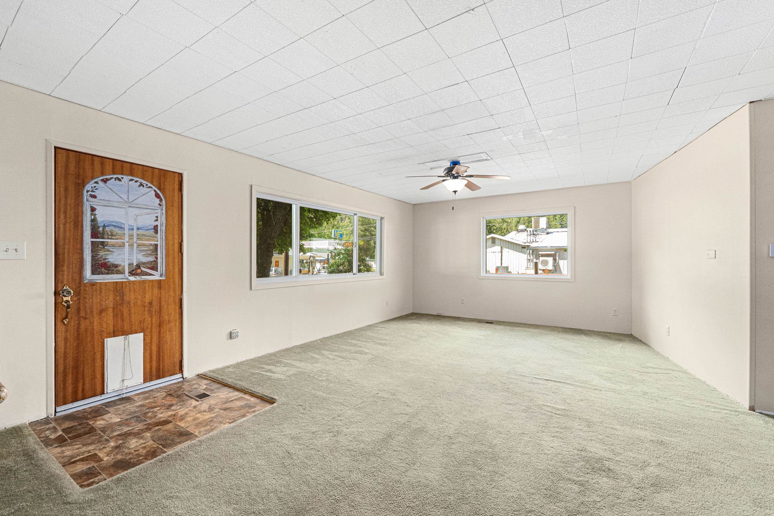 103 Selkirk St - Photo 2