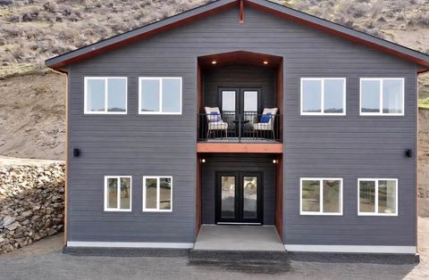 Photo of 42840 N Buckhorn Dr, Deer Meadows, WA 99122 (MLS # 202615210)