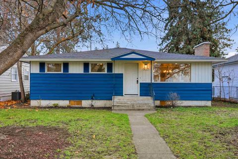 Photo of 417 W Central Ave, Spokane, WA 99205 (MLS # 202526972)