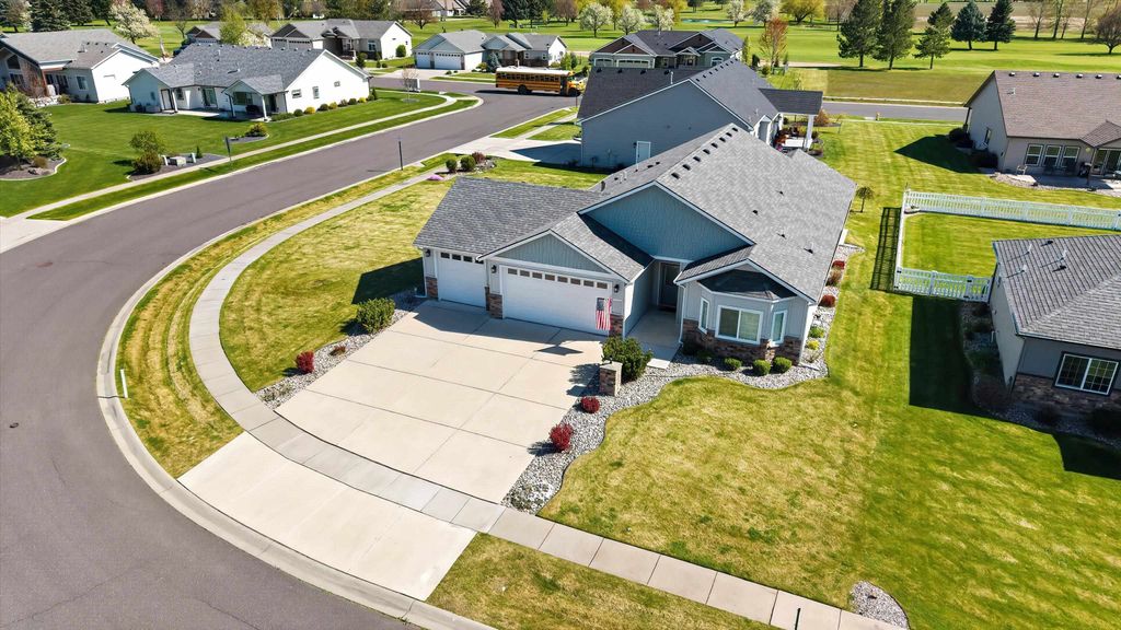 Photo of 1432 E Sawgrass Ln, Deer Park, WA 99006 (MLS # 202616554)