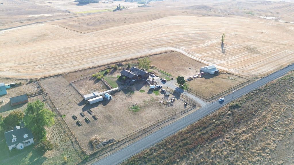 Photo of 1112 E Jennings Rd, Spangle, WA 99031 (MLS # 202525430)