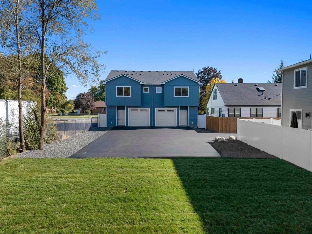 Photo of 9625 E Nixon Ln, Spokane Valley, WA 99206 (MLS # 202616541)