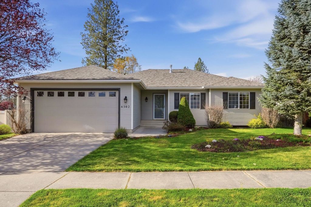 Photo of 6302 W Selkirk Ave, Spokane, WA 99208 (MLS # 202616400)
