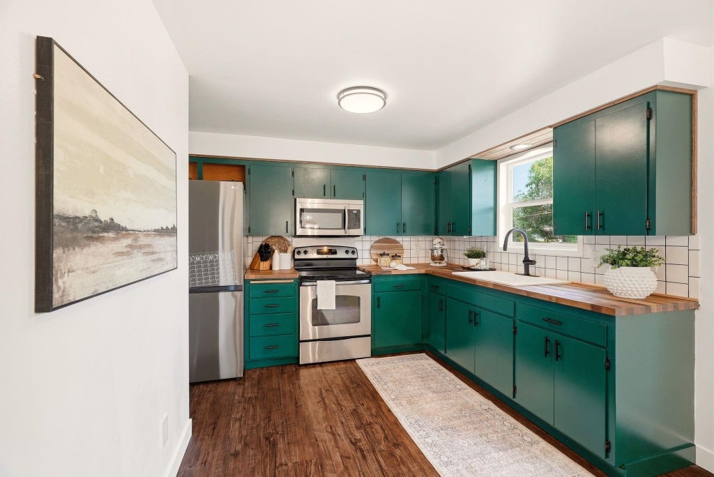 Photo of 6808 N Calispel St, Spokane, WA 99208 (MLS # 202621454)