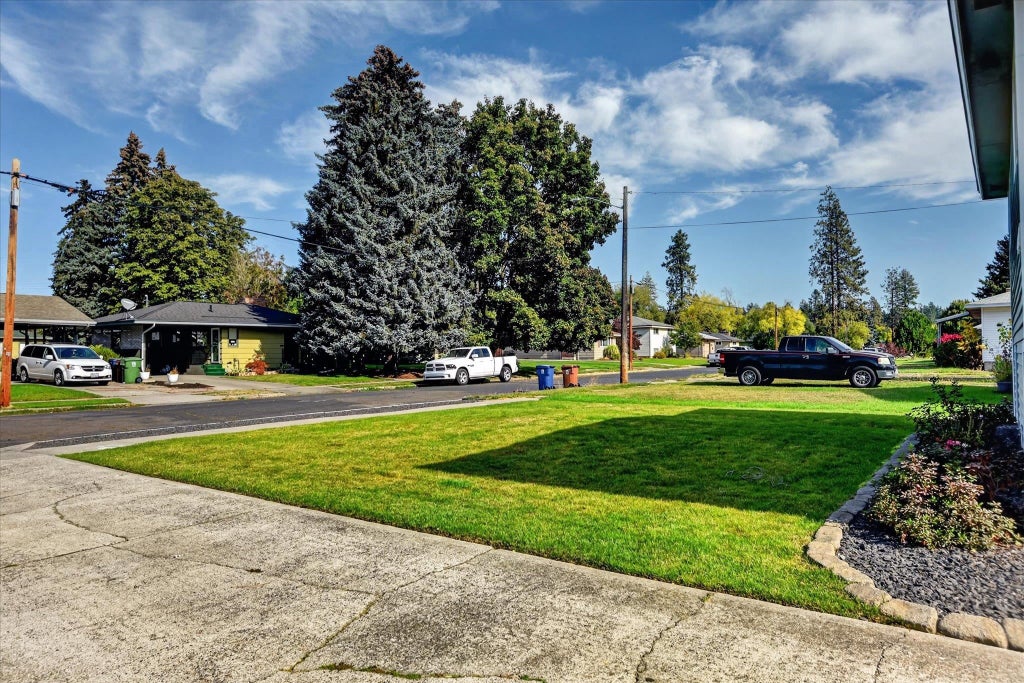 Photo of 4107 W Olympic Ave, Spokane, WA 99205 (MLS # 202625451)