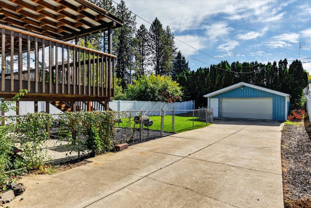 Photo of 4107 W Olympic Ave, Spokane, WA 99205 (MLS # 202625451)
