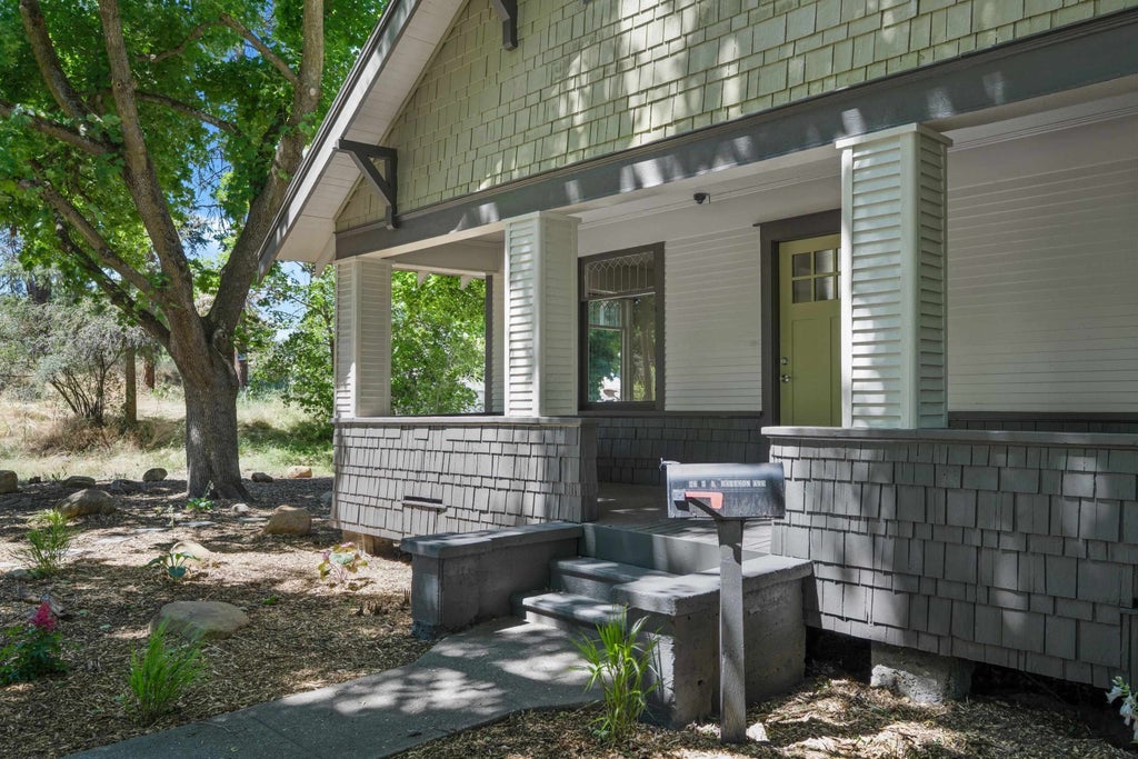 Photo of 2803 E Hartson Ave, Spokane, WA 99202 (MLS # 202619213)