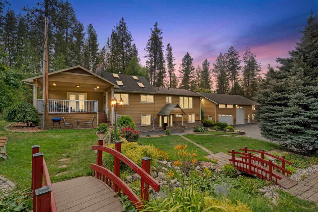 Photo of 15922 E Foothills Rd, Spokane, WA 99217 (MLS # 202623046)
