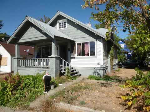 Photo of 1504 W Gardner Ave, Spokane, WA 99201 (MLS # 202526966)