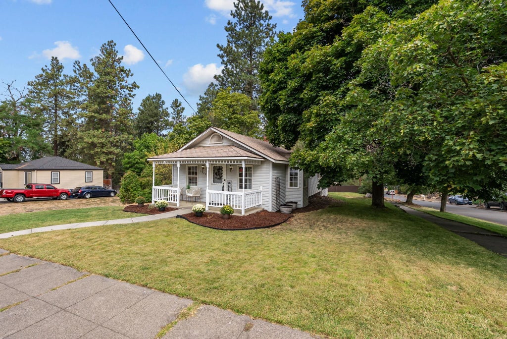 Photo of 3929 E 8th Ave, Spokane, WA 99202 (MLS # 202623694)