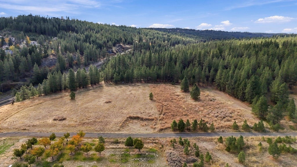 Photo of 1519 W Victoria Ln, Spokane, WA 99224 (MLS # 202625851)
