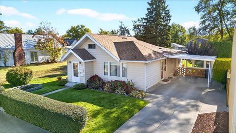 Photo of 2008 E Boone Ave, Spokane, WA 99202 (MLS # 202525950)