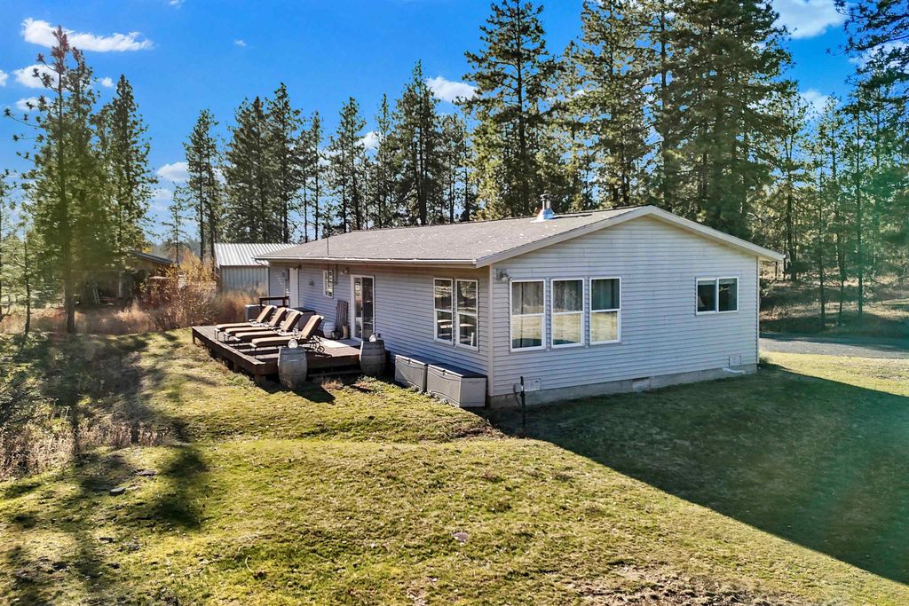 Photo of 16309 S Cheney Spokane Rd, Cheney, WA 99004 (MLS # 202525442)