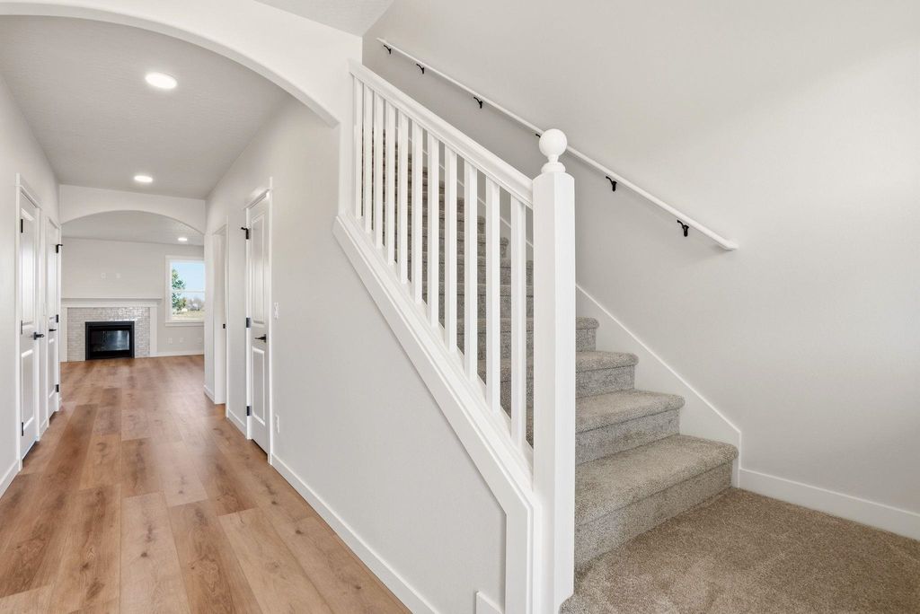 Photo of 9115 N N Hazelnut St, Spokane, WA 99208 (MLS # 202615148)