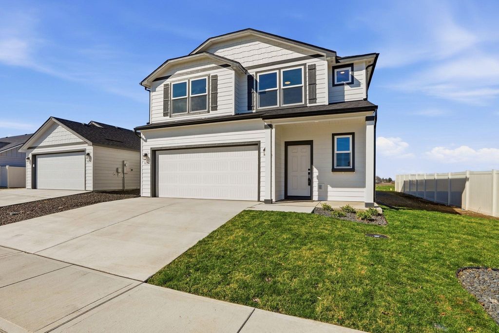 Photo of 9115 N N Hazelnut St, Spokane, WA 99208 (MLS # 202615148)