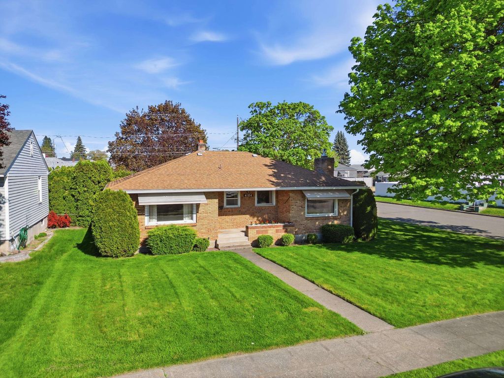 Photo of 4104 N Elgin St, Spokane, WA 99205 (MLS # 202616501)