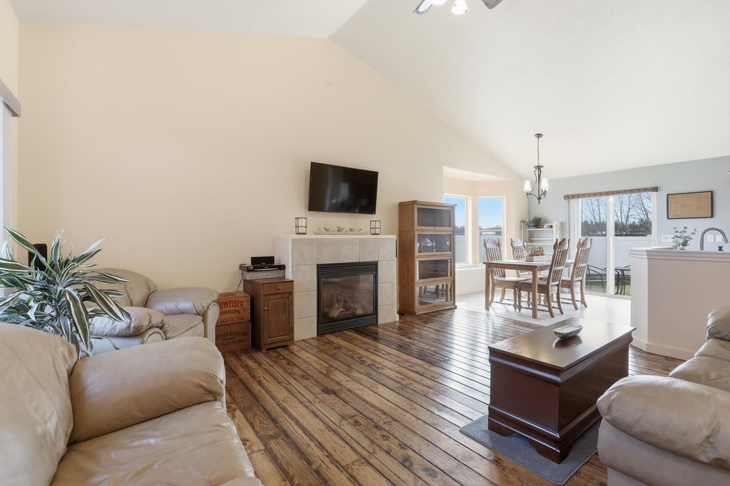 Photo of 712 S Margaret St, Deer Park, WA 99006 (MLS # 202614123)