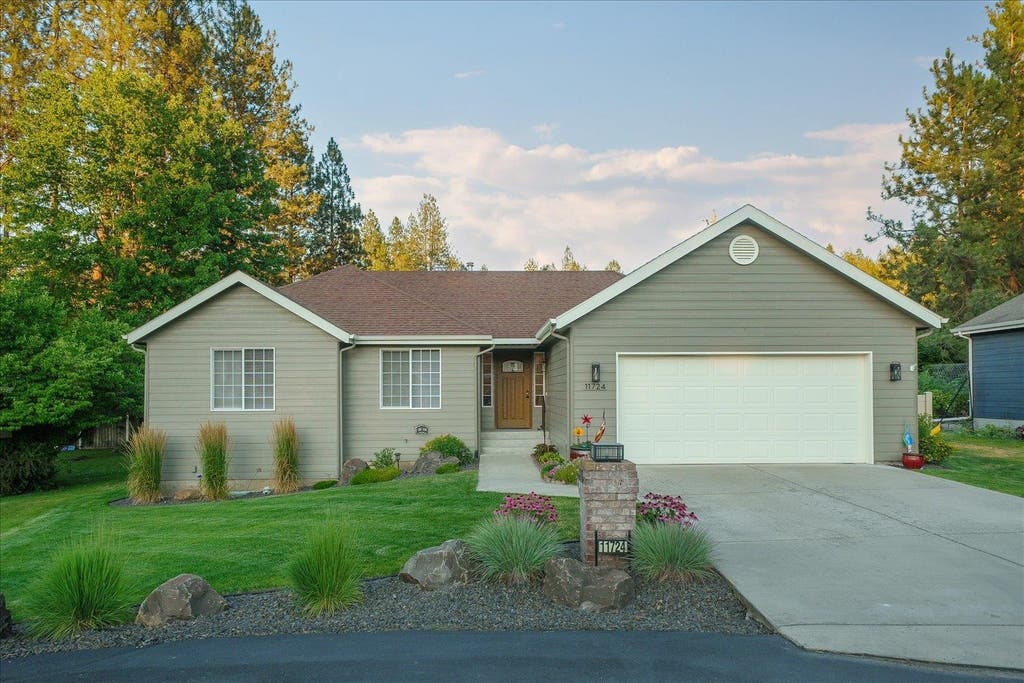 Photo of 11724 N Kathy Ln, Spokane, WA 99218 (MLS # 202621100)