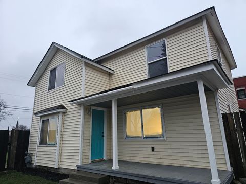 Photo of 323 S PITTSBURG St, Spokane, WA 99202 (MLS # 202527128)