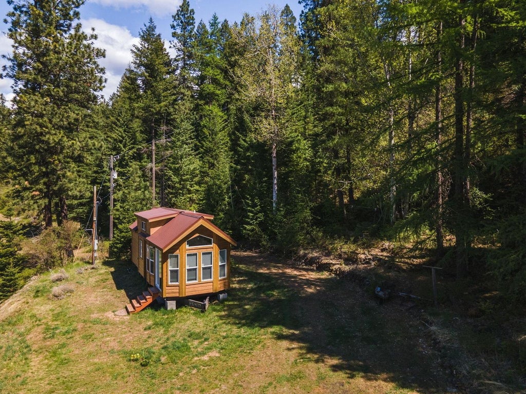Photo of 15040 S BENCH Rd, Harrison, ID 83833 (MLS # 202619019)