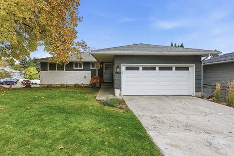 Photo of 8328 N CAROLINA Way, Spokane, WA 99208 (MLS # 202527116)