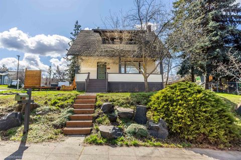 Photo of 1858 E 8th Ave, Spokane, WA 99202 (MLS # 202612791)