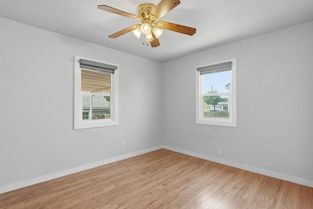 Photo of 544 E Glass Ave, Spokane, WA 99207 (MLS # 202622198)