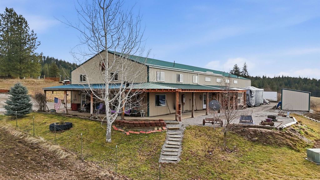 Photo of 26323 N Madison Rd, Chattaroy, WA 99003 (MLS # 202616531)