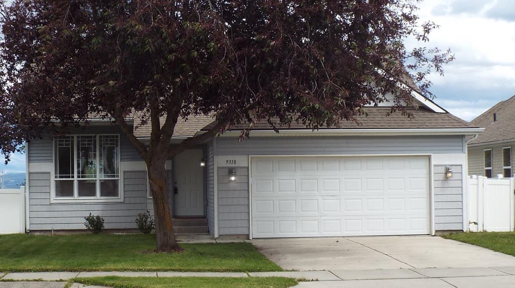 Photo of 9318 N Oak St, Spokane, WA 99208 (MLS # 202619250)