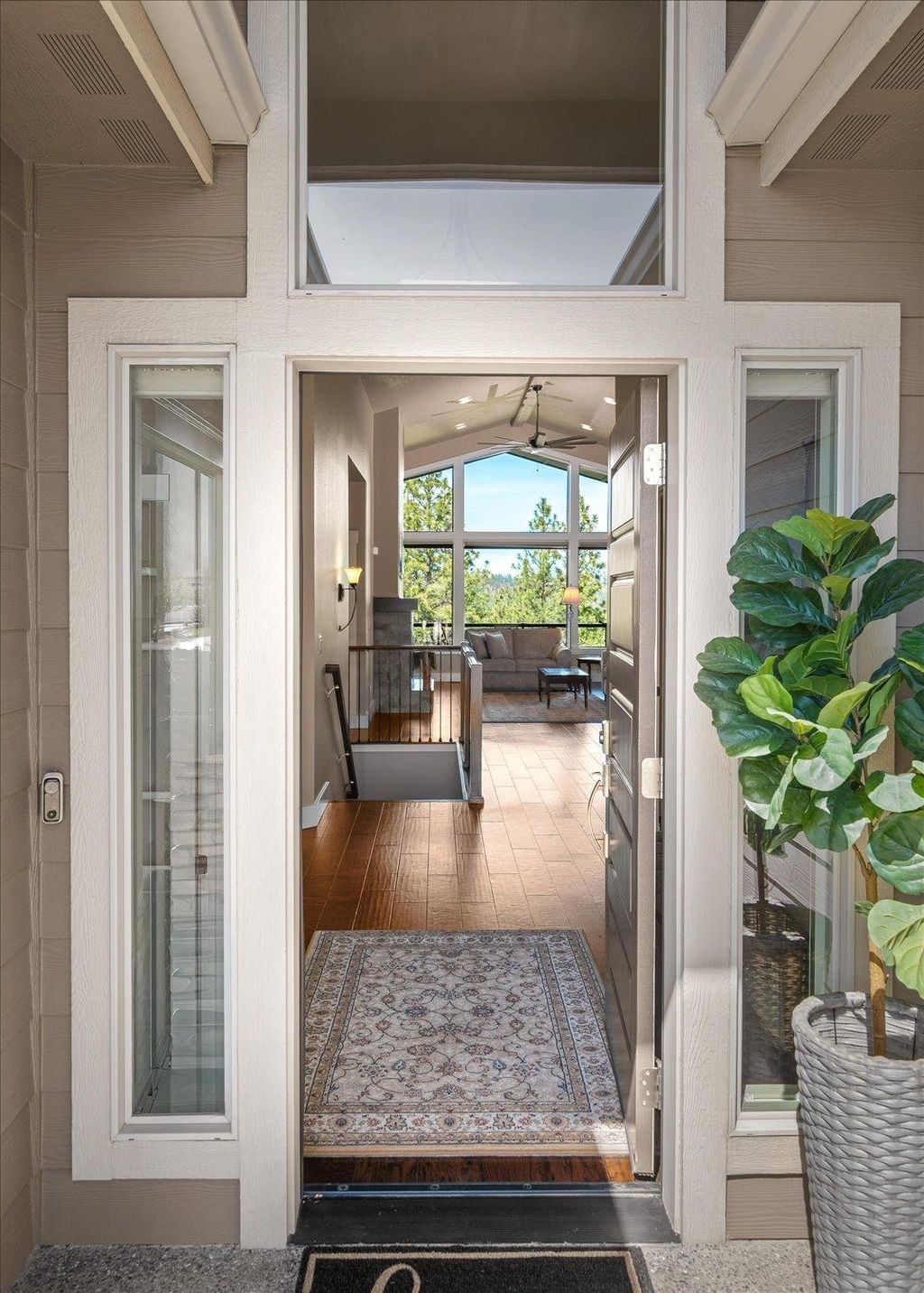 Photo of 712 W Basalt Ridge Dr, Spokane, WA 99224 (MLS # 202616062)