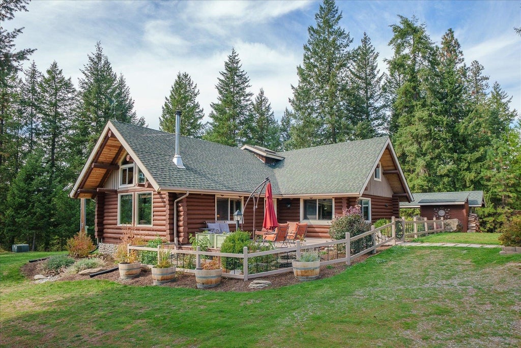 Photo of 14305 N West Newman Lake Rd, Newman Lake, WA 99025 (MLS # 202625612)