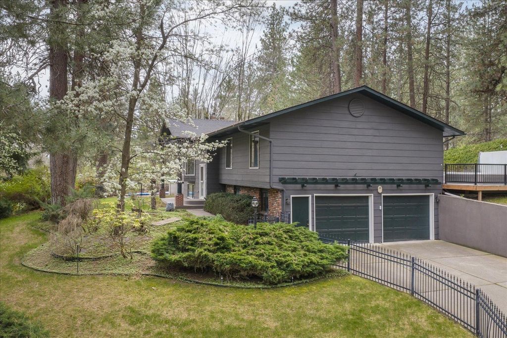Photo of 5018 S Marble Ct, Spokane Valley, WA 99206 (MLS # 202615628)