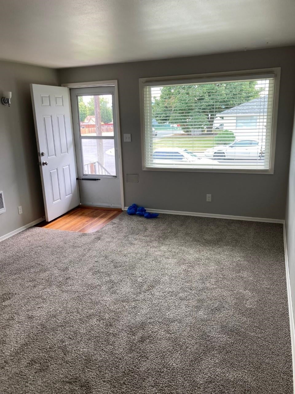 Photo of 609 E EUCLID Ave, Spokane, WA 99207 (MLS # 202624097)