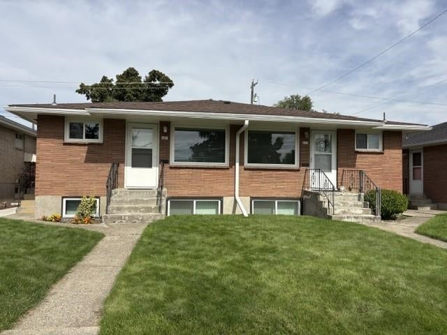 Photo of 609 E EUCLID Ave, Spokane, WA 99207 (MLS # 202624097)