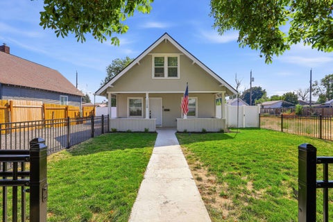 Photo of 1724 E Rich Ave, Spokane, WA 99207 (MLS # 202624323)