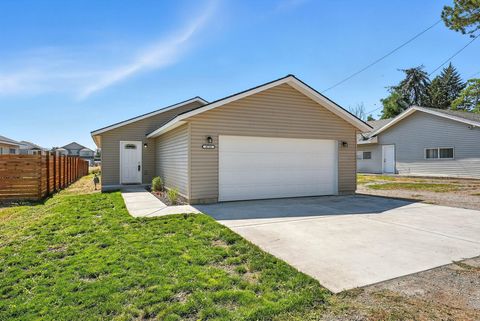 Photo of 4720 E Frederick Ave, Spokane, WA 99217 (MLS # 202612144)