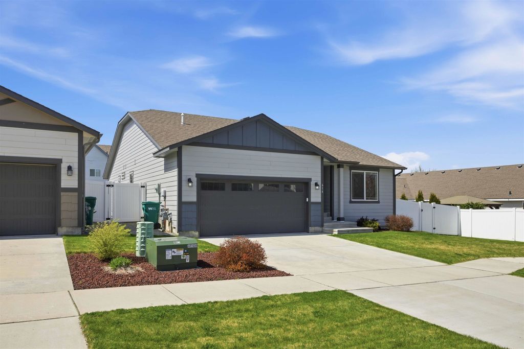 Photo of 616 S GRADY Rd, Spokane Valley, WA 99016 (MLS # 202616068)