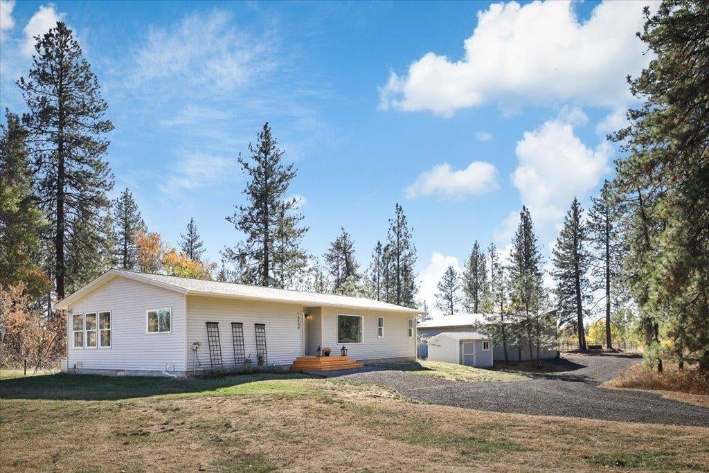 Photo of 16309 S Cheney Spokane Rd, Cheney, WA 99004 (MLS # 202625933)