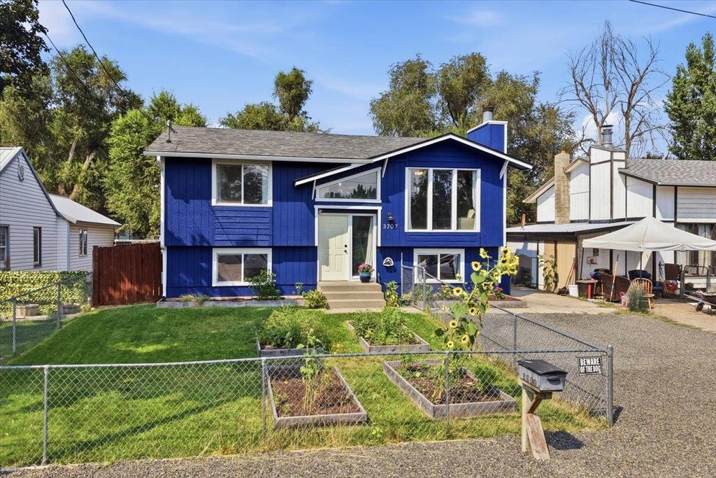 Photo of 3707 E Guy Ave Ave, Mead, WA 99021 (MLS # 202622896)