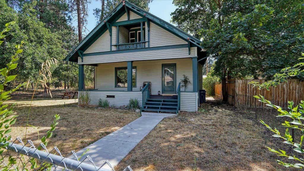 Photo of 2714 E HARTSON Ave, Spokane, WA 99202 (MLS # 202623034)