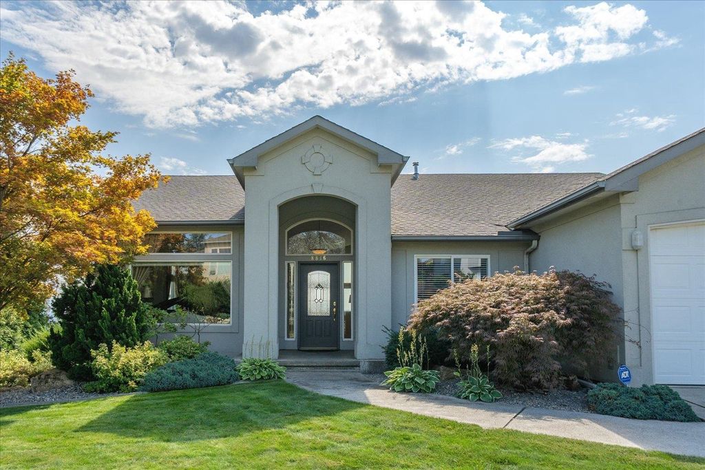 Photo of 8816 E Woodland Park Dr, Spokane, WA 99217 (MLS # 202616209)